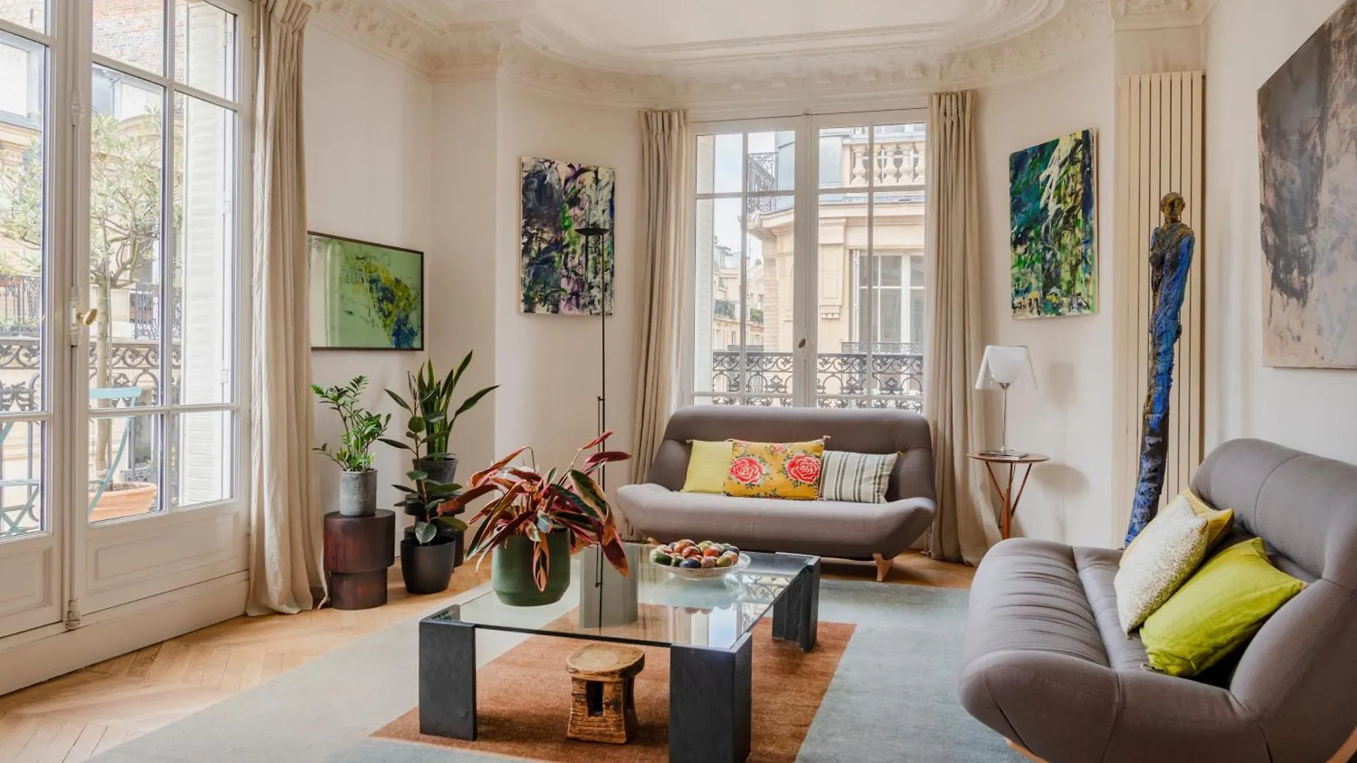 Paris Eugene Design Residence