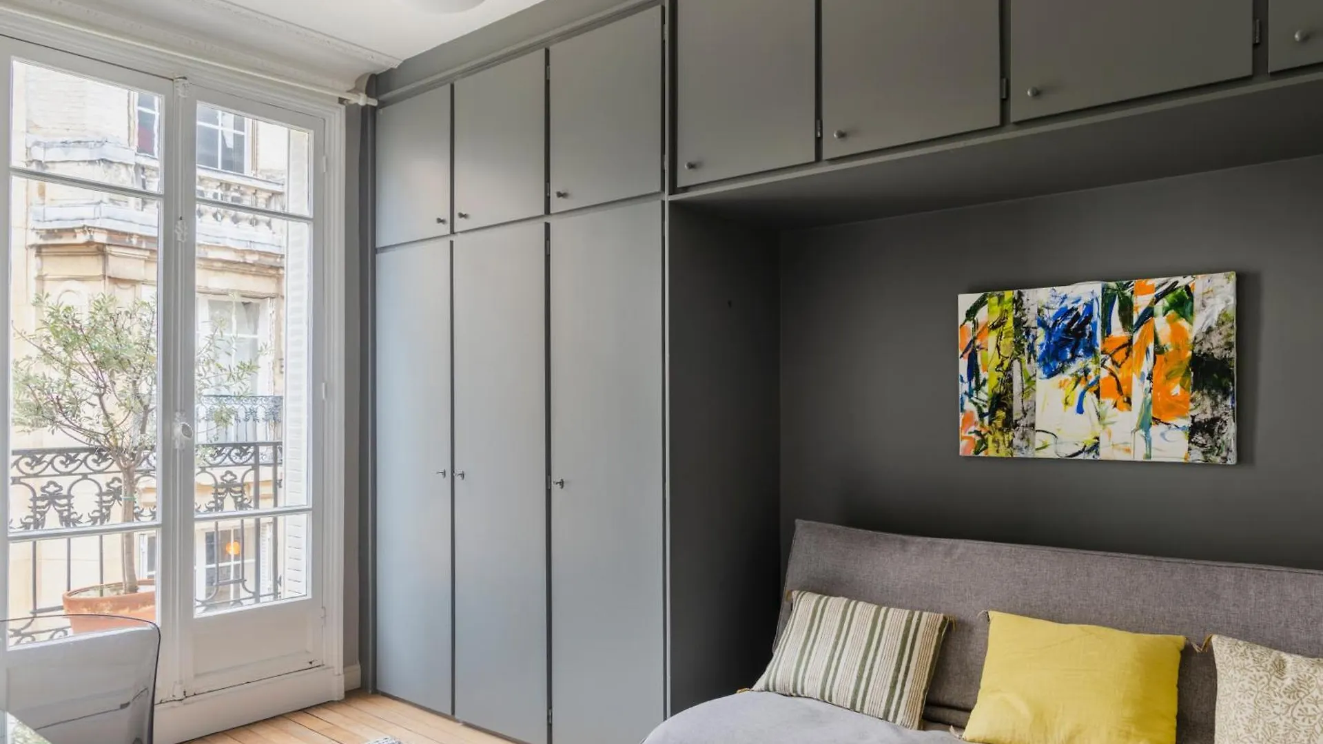 Paris Eugene Design Residence